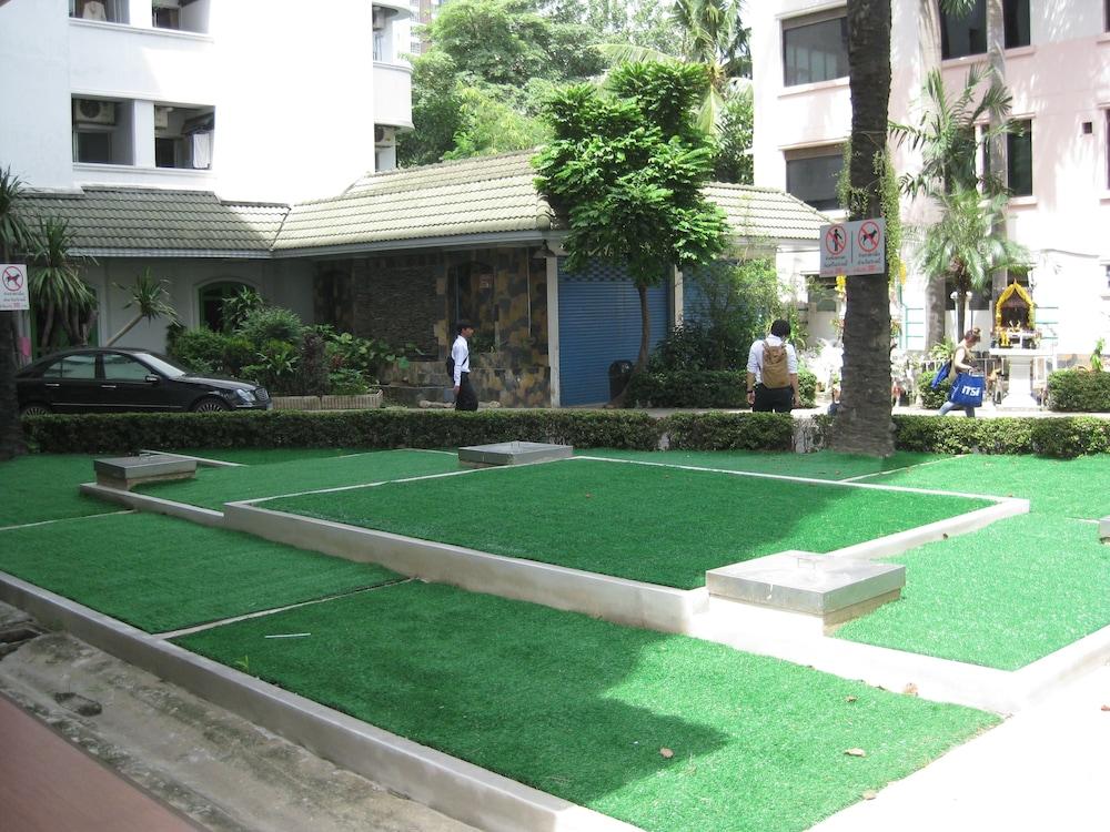 Komol Residence Bangkok Exterior foto